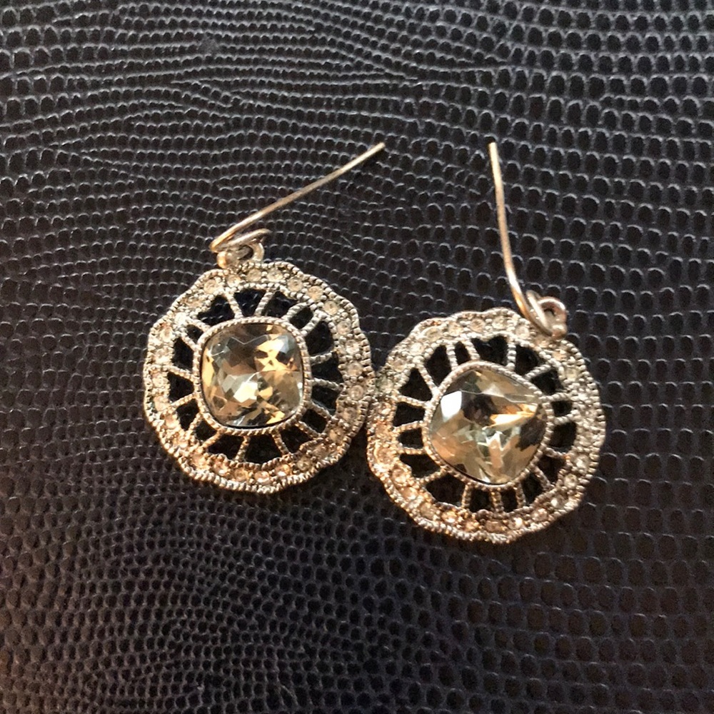 Earrings - Picture 4 of 5